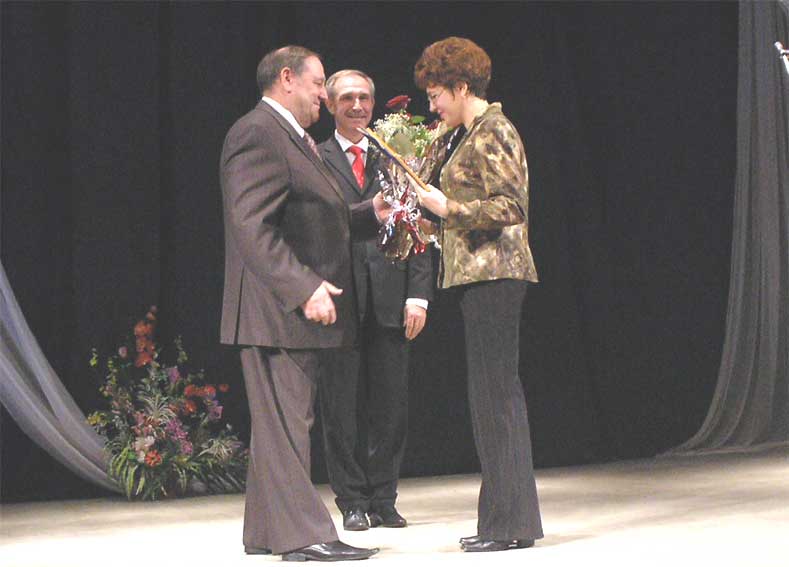 Церемония награждения победителей ПНПО лучших учителей Российской Федерации 2006 года от Ульяновской области в зале драматического театра